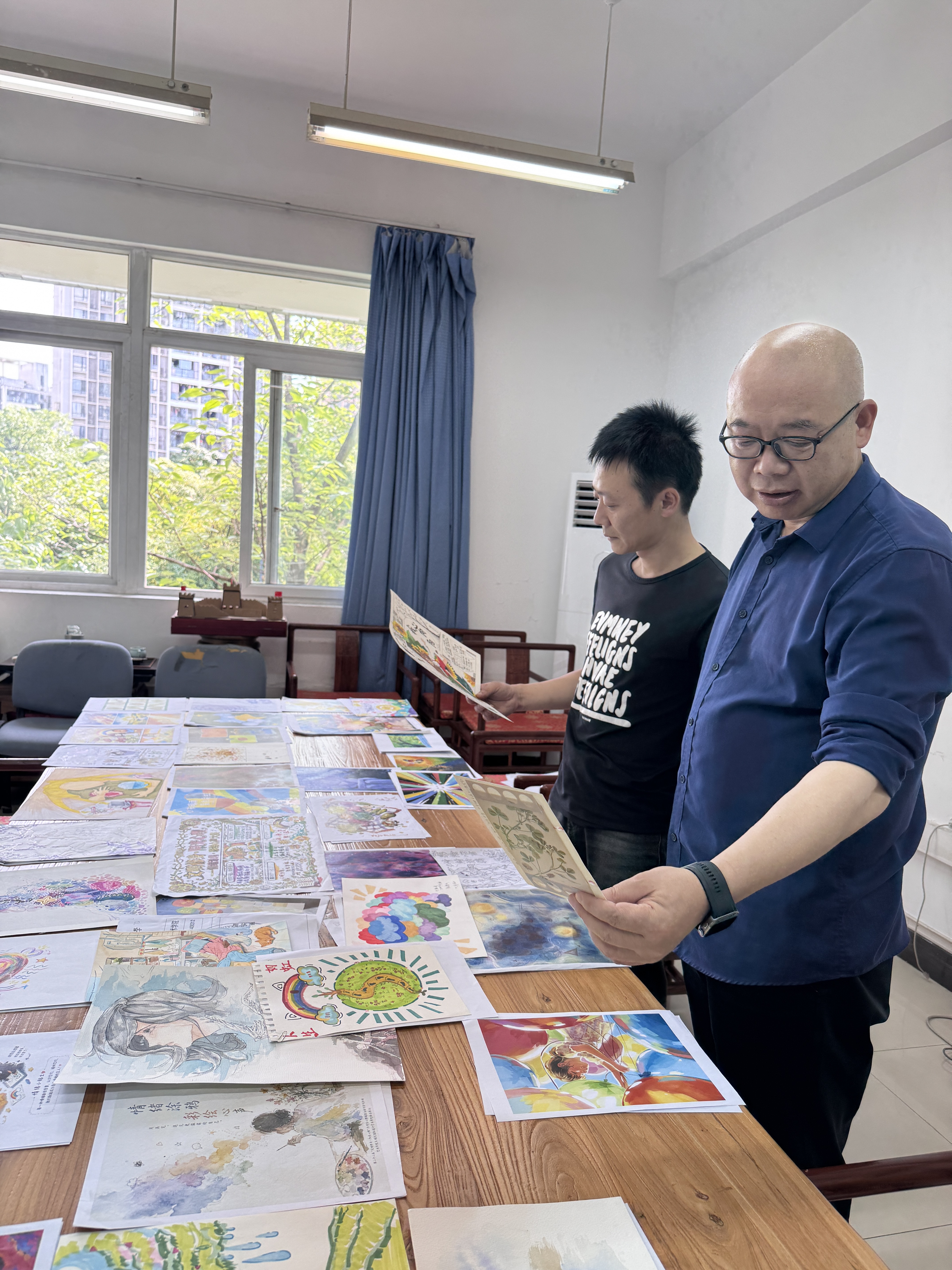 艺术两院开展“情绪涂鸦·彩绘心声”大赛活动